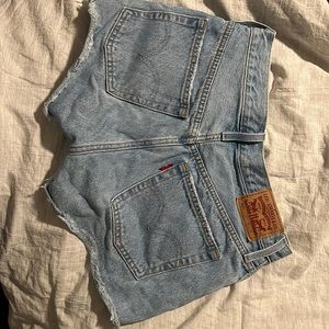 Levi’s 501 size 27 Jean shorts
